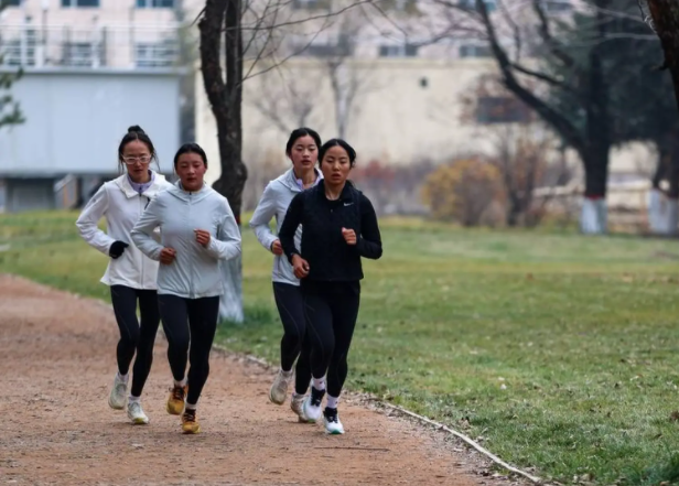 建造单位施行中职兜底招生初中结业后就进入社会的学生大幅削减